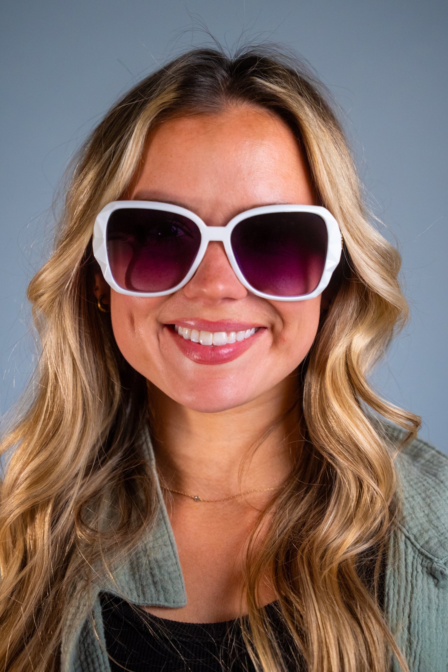 LADYBOSS SUNGLASSES - MAVENS (White)